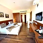 King Suites Hotel